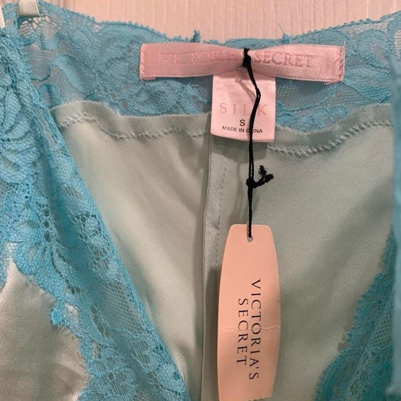 Victoria’s Secret Vintage Slip - Picture 5 of 5